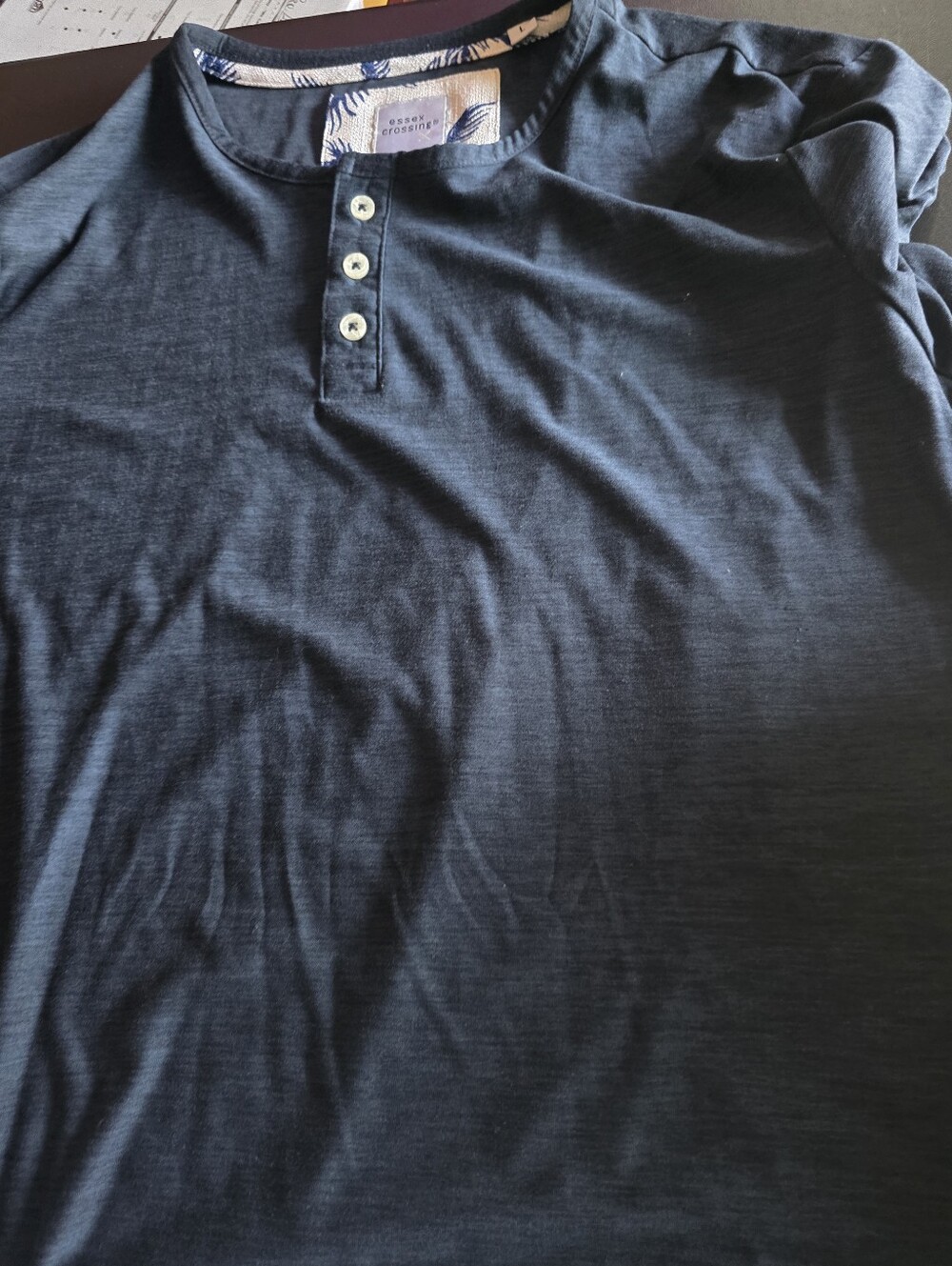Gently Used  men's essex crossing size Large dress button up shirt